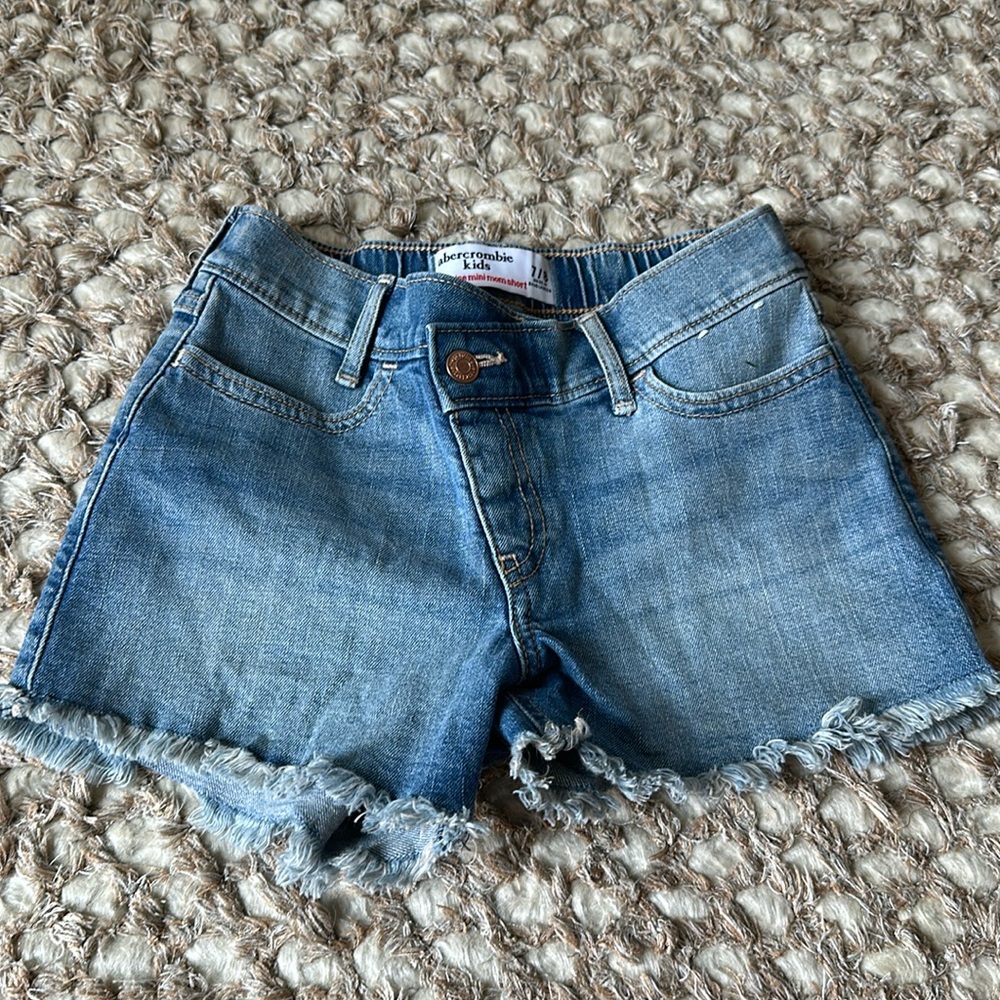 Abercrombie Kids high-rise mini mom short